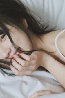老公在前面开车我跟他老婆